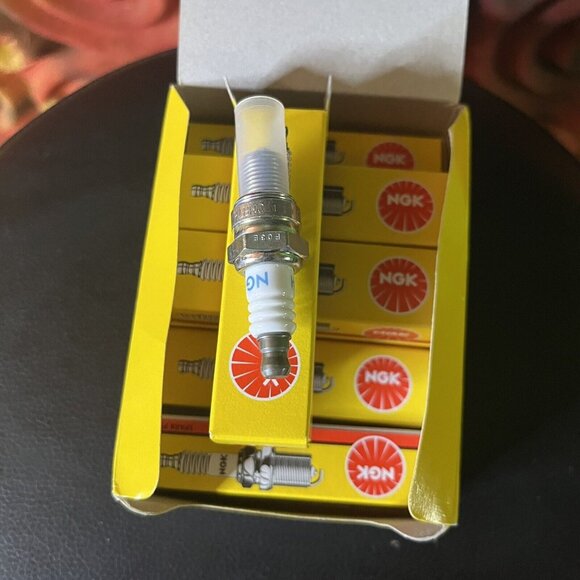 1 NGK 3066 Standard Spark Plug for CMR7H AC7R RZ7C 965 965-1 E3.24 3066 sx - Picture 1 of 4
